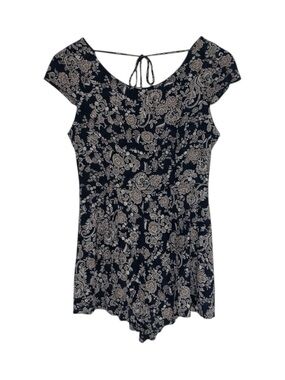 Catch‎ Me Floral Romper Women’s  Size Medium Navy Beige Short Sleeve Shorts NWOT